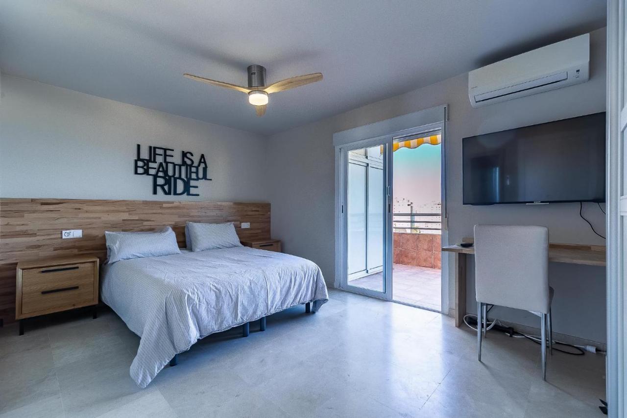 Vistas Azules -- Remodeled, Large Terrace, Spectacular Ocean Views And Beach Level Access Torremolinos Ngoại thất bức ảnh